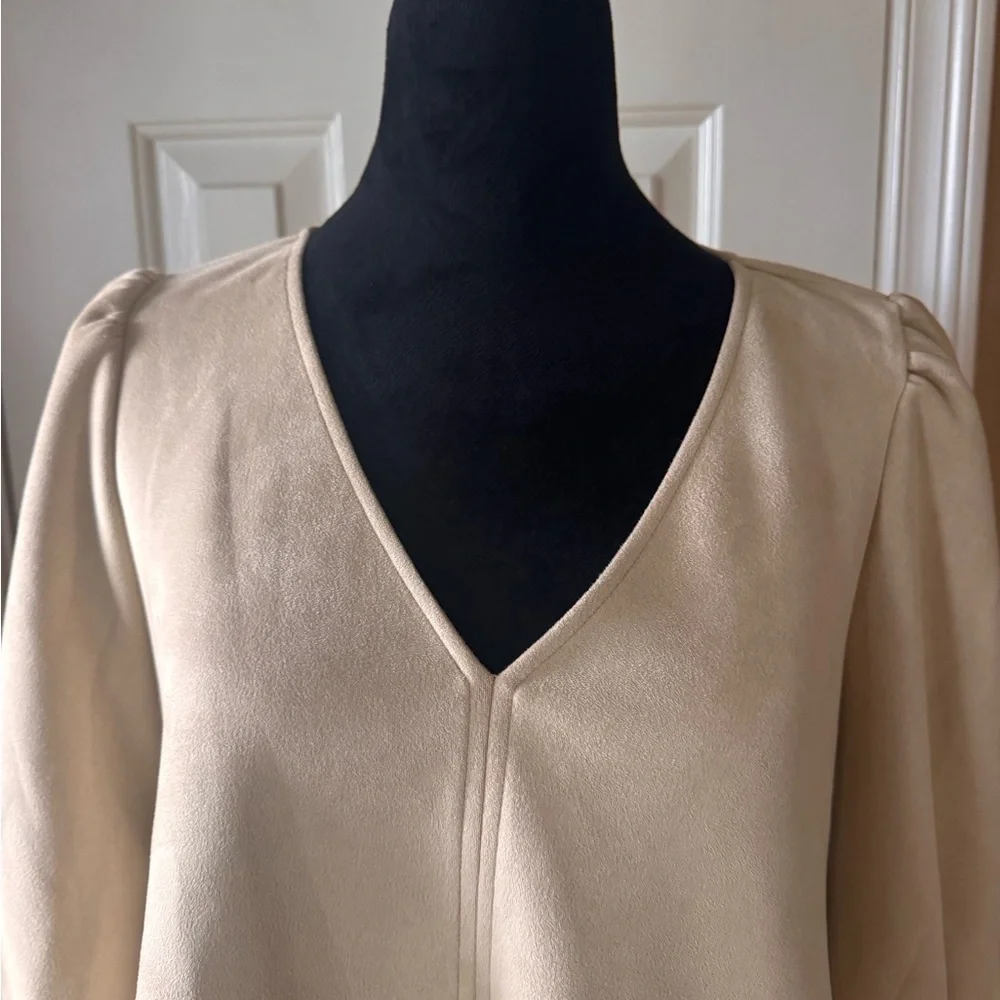 Tuckernuck Women's Bone Faux Suede Easton V-Neck Blouse size Small